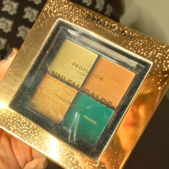 Profusion Mini Emeralds - Picture 2 of 2